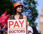 Health secretary urges no strikes as ballot of UK junior doctors begins